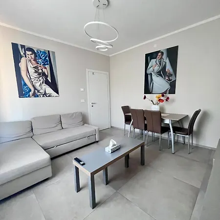 Casa Bianca, 파르마